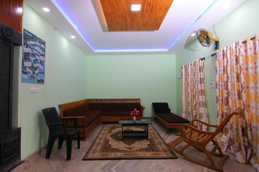 Golden Cypress Resort With Pool -Wayanad Padinjarathara 外观 照片