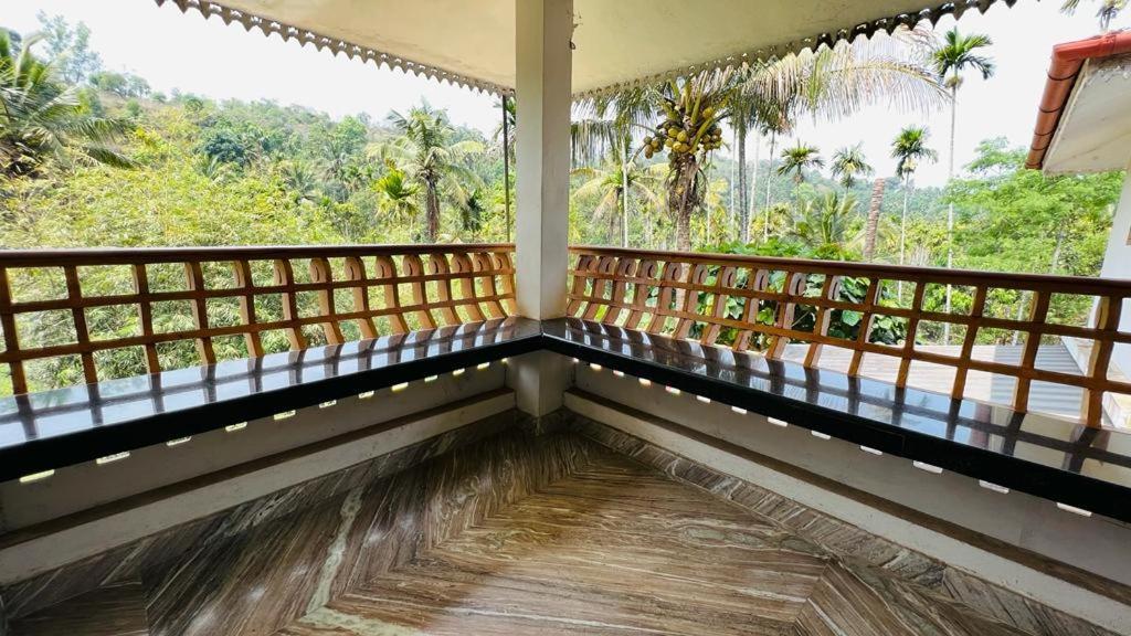 Golden Cypress Resort With Pool -Wayanad Padinjarathara 外观 照片